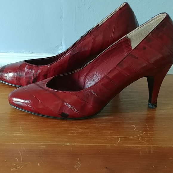 USS EEL SKIN - Picture 2 of 5